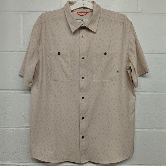 Lake & Trail Men's LARGE Beige Button Up Short Sleeve Fishing Lure Shirt Pockets - Picture 2 of 8